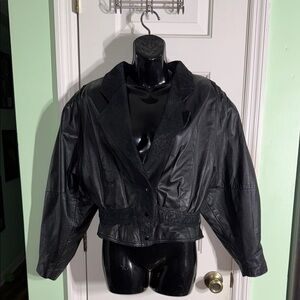 G-III Black Vintage 80s 100% Leather Bomber Punk Goth Jacket Crop Size Medium